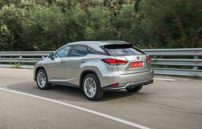 Lexus RX, 30 anni di SUV