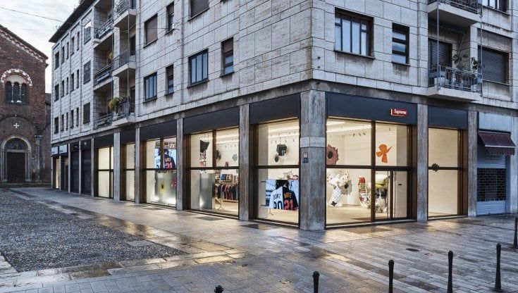 Supreme apre a Milano: inaugurato il primo negozio monomarca