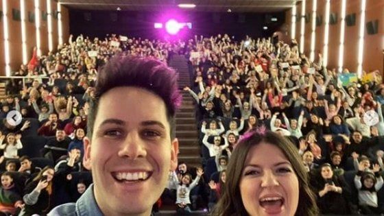 Il multisala fa un regalo al bimbo sordo, il film dei 'Me contro Te' ha i sottotitoli: "Ora il cinema è anche per lui"