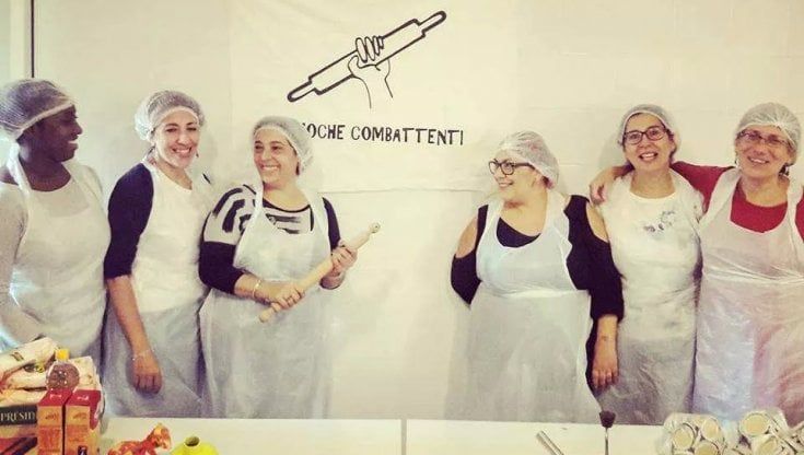 "Salviamo le Cuoche combattenti": l'appello per non far chiudere il laboratorio delle ristoratrici antiviolenza