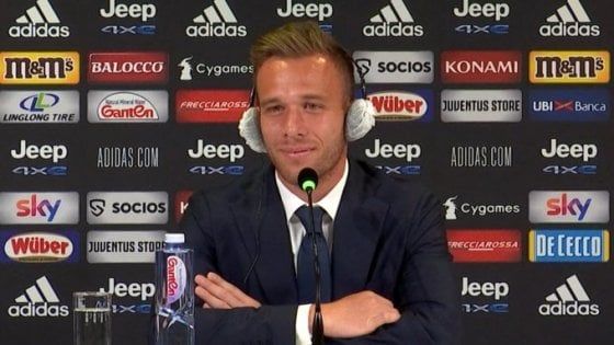 Juventus, Arthur: "Un privilegio essere allenato da Pirlo e giocare con Ronaldo"