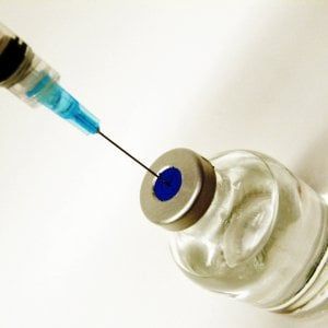 Vaccini, l'ordine: "Radiazione per medici che lo sconsigliano"