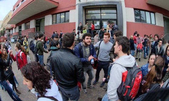 Test a Medicina, la carica dei 1300Chi resta fuori riprova all'estero