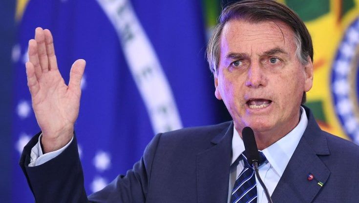 Brasile: multa a Bolsonaro per assembramento senza mascherina