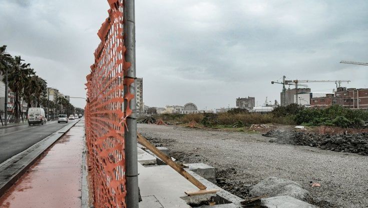 De Magistris al cantiere del Parco della Marinella: "Finalmente si vedono i primi risultati"