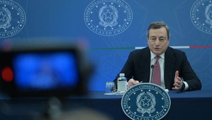 Taglio alle bollette per tutti: il governo vuole fissare un tetto ai prezzi applicati dalle aziende