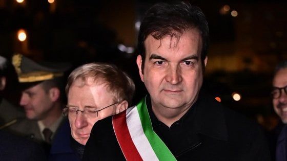 Cosenza, avviso di chiusura indagini al sindaco Occhiuto