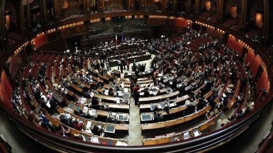 Varato il Family Act, Conte: "Strumento per conciliare la famiglia al lavoro, soprattutto per le donne"