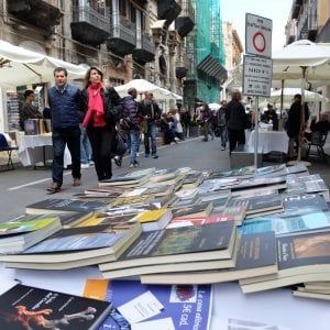"La via dei librai" e la mostra di Ai Weiwei, gli appuntamenti di domenica 23