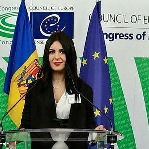 Province in dismissione, ma quella di Reggio Calabria paga 40 mila euro iniziativa 'fantasma' affidata a ventenne