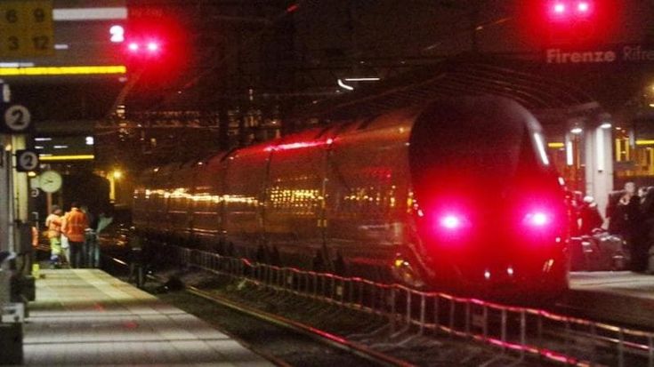 Firenze, cadavere sui binari: indagini della polfer. Molti treni bloccati
