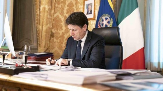 Coronavirus, Cdm vara la nuova stretta: multe di 3 mila euro, fino a 5 anni di carcere per chi viola la quarantena