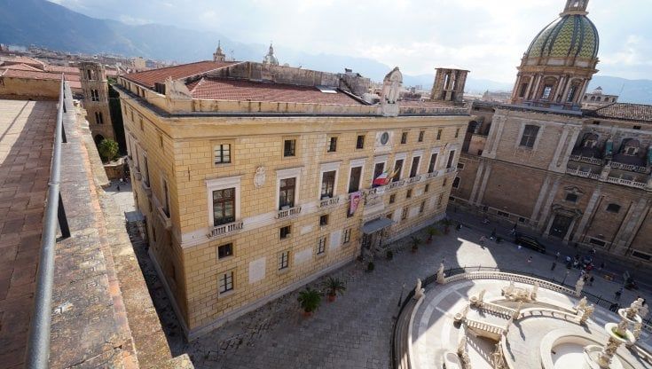Ai nastri già in sedici per il dopo-Orlando, scatta il "concorsone" a sindaco di Palermo