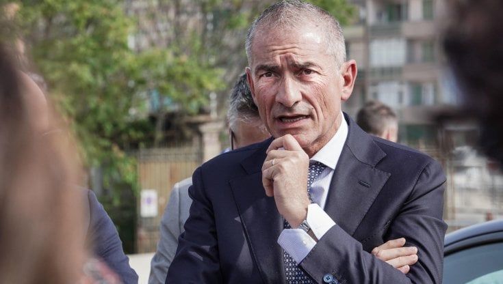 Cannabis terapeutica, l'annuncio di Costa: "Presto bandi per produzione aziende"