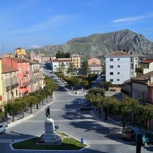  Coronavirus, sindaco della 'zona rossa' rinuncia all'indennità e regala 300 uova di Pasqua ai bimbi 