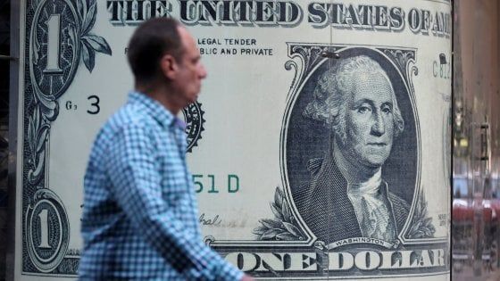 Trump spinge euro e dollaro verso la parità: rischi per materie prime e Cina