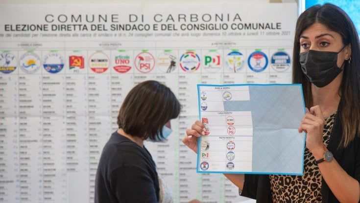 Amministrative in Sardegna, a Olbia nessuna sorpresa: il forzista Nizzi confermato sindaco per la quinta volta. Carbonia torna ai democratici