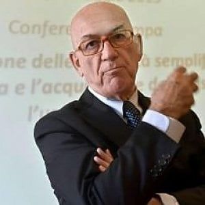 Pioggia di sms sui clienti Wind: "Vuoi ricevere offerte?". Il Garante: violata la privacy