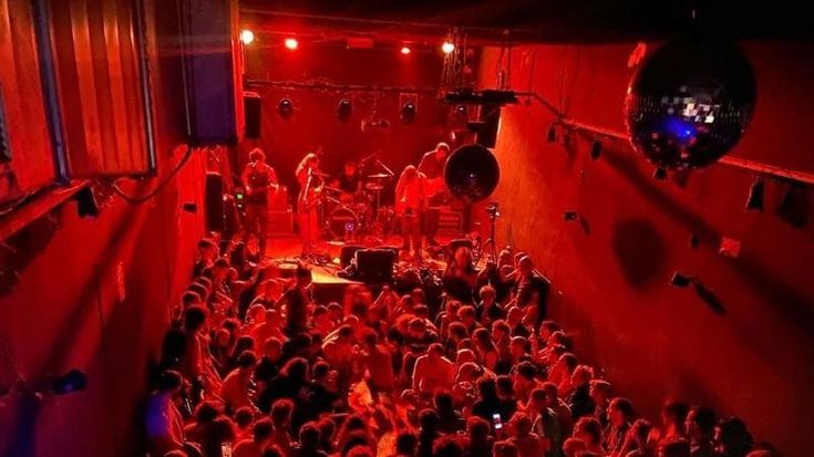 Il Covo è diventato un film: quei beati anni della musica nel club nato a San Donato