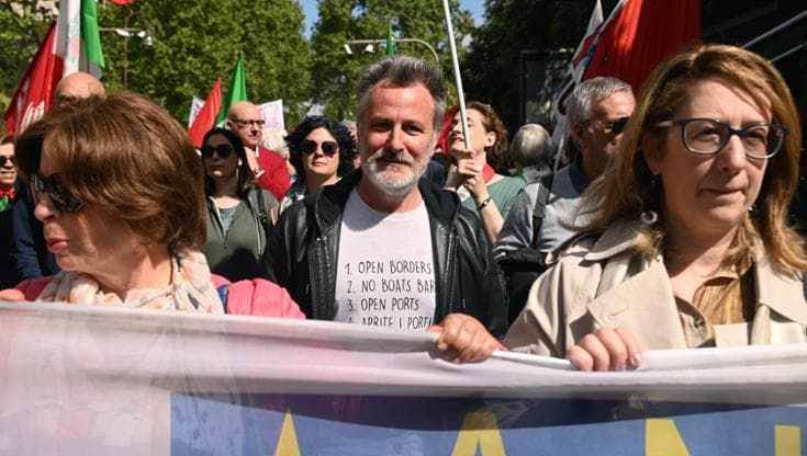 Mille persone a Palermo sfilano per la Liberazione ma Ustica non festeggia