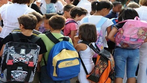 Zaino scolastico troppo pesante: cosa fare