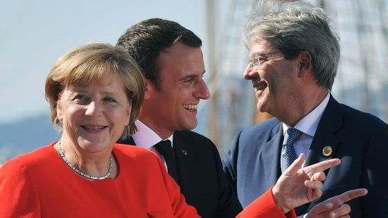 Migranti, Macron: "Francia non ha sempre fatto sua parte". Gentiloni: "Fatti progressi ma insufficienti"