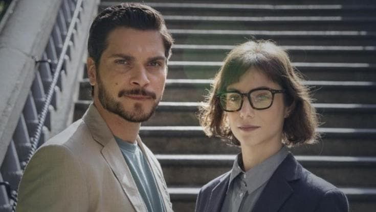 Roberta Valente: se il notaio diventa soap, state alla larga