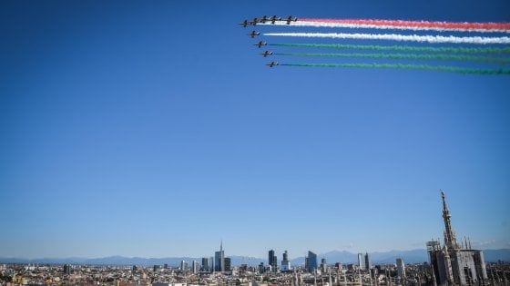 L'omaggio delle Frecce Tricolori a Codogno e lo spettacolo nel cielo di Milano: il tour acrobatico per la Festa della Repubblica