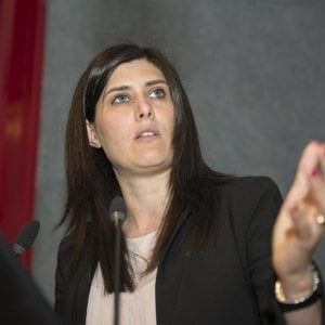 Coronavirus, Appendino: "Il Comune vicino ai torinesi. Non c'è bisogno di fare scorte"