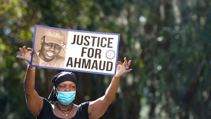In Georgia al via il processo per la morte di Ahmaud Arbery, afroamericano ucciso mentre faceva jogging