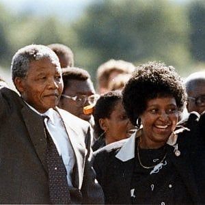 È morta Winnie Mandela, ex moglie del premio Nobel e icona della lotta contro l'apartheid