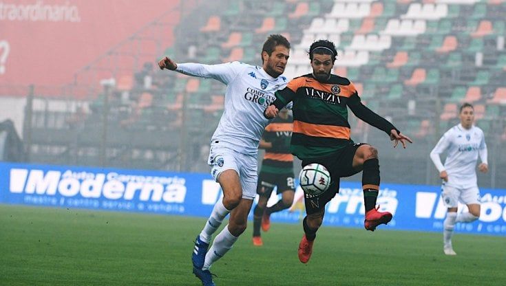 Serie B, la nebbia non salva l'Empoli. Colpo Spal a Reggio Calabria, Frosinone in testa. Lecce, 5 positivi al Covid