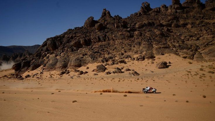 Dakar, Al-Attiyah e Sanders si aggiudicano la prima tappa. Peterhansel costretto al ritiro