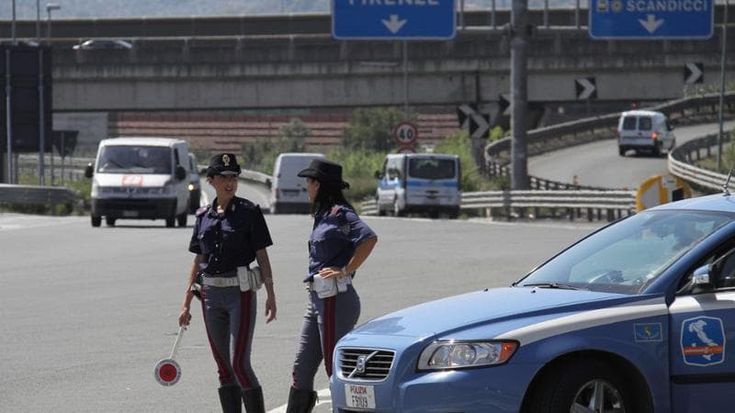 Salvini stoppa la Pec obbligatoria per gli automobilisti: “Non sarà nel Codice della Strada”
