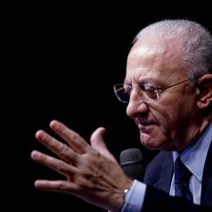 De Luca:"Solidarietà con l'Ansa"