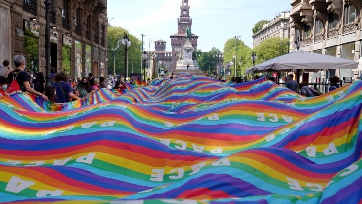 25 Aprile a Milano, sul palco il presidente Anpi Pagliarulo. Sala: "Chiarisca il suo pensiero sull'Ucraina". Rafforzato il servizio d'ordine