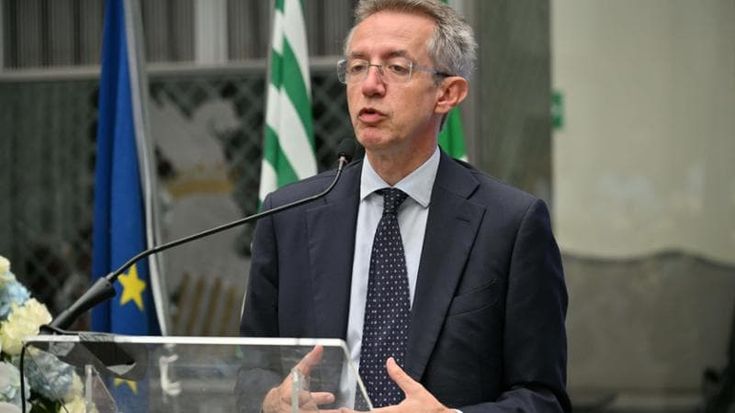 Manfredi: “Napoli non è solo turismo, città di primati anche nella scienza”. De Giovanni: “Ma rischia di perdere l’identità: cittadini deportati in periferia” Video