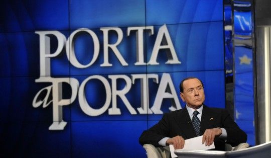 Berlusconi: "Nessun patto con Renzi. Fico &egrave; un buffone, lo querelo"