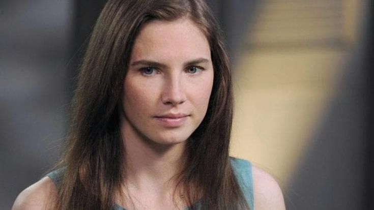 Delitto di Perugia, esce il libro autobiografico di Amanda Knox: “Dopo oltre dieci anni ho iniziato a sentirmi libera”
