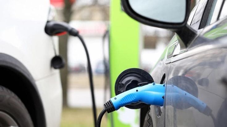 Auto elettriche, in Germania incentivi legati al numero dei figli. Il valore dei bonus