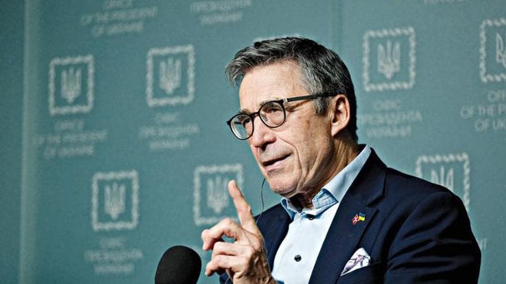 Rasmussen: “La Russia attaccherà un Paese Nato, le fabbriche d’auto producano tank”