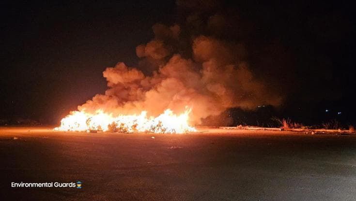 Manfredonia, incendiate ecoballe di rifiuti. Il sindaco: “Disegno criminale contro la salute”