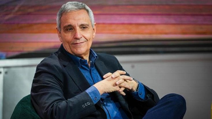 Il ritorno dei libri in tv, de Giovanni li racconta E stasera il Premio Napoli