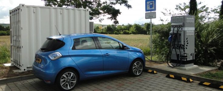 Sorpresa per le auto elettriche: la stazione di ricarica è una maxi batteria
