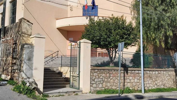 Scuola elementare "Di Bartolo", i genitori di Vergine Maria: "Vigili urbani per la sicurezza dei bimbi"