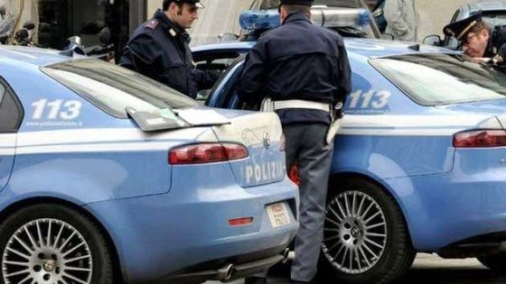 Foggia, fermati mentre chiedono 5mila euro a un commerciante: due arresti per estorsione