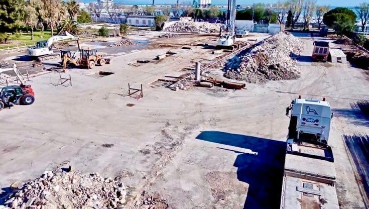 Supermercato Lidl accanto al castello: a Barletta lavori in corso tra le polemiche 