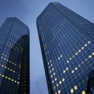 Deutsche Bank in rosso per 6,8 miliardi: pesano cause e ristrutturazione