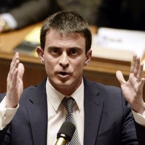 Francia, nuove leggi anti-terrorismo: dal pedinamento al divieto di espatrio