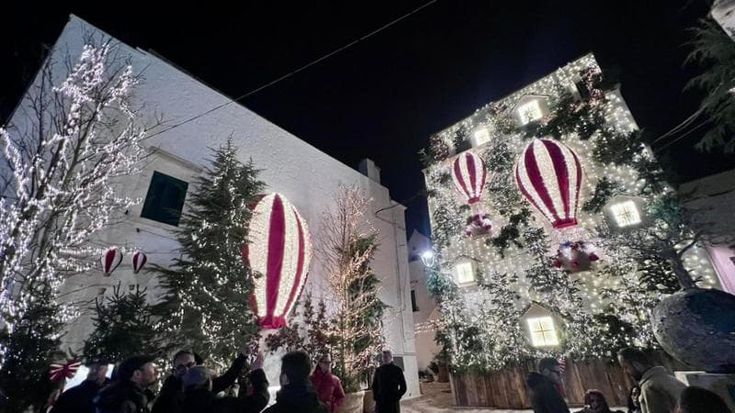 “Non chiamateci Roccaraso”: Locorotondo fenomeno social delle luci di Natale e la carica dei 90 bus